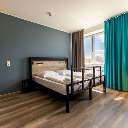 Hotel a&o München Laim Esterno foto