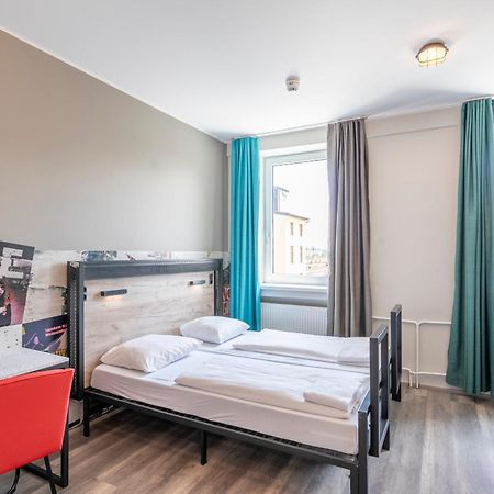 Hotel a&o München Laim Esterno foto