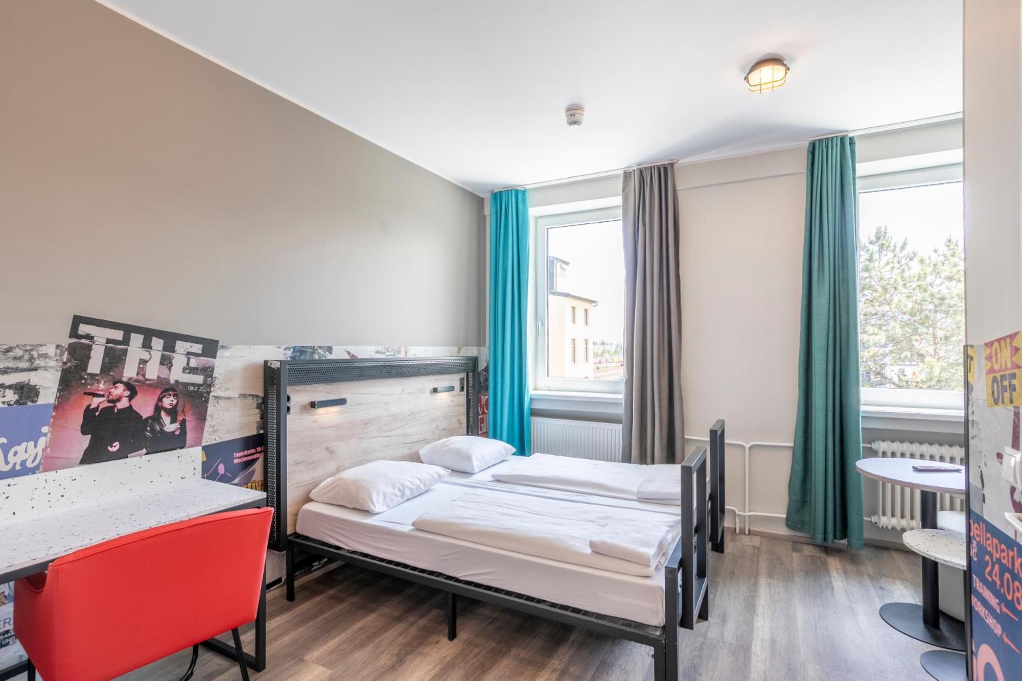 Hotel a&o München Laim Esterno foto