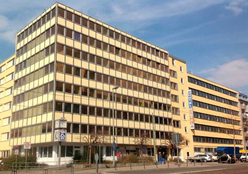 Hotel a&o München Laim Esterno foto