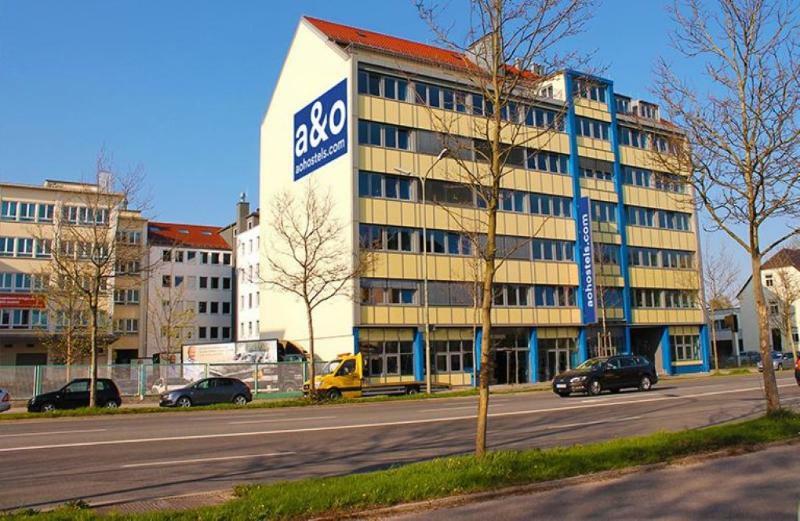 Hotel a&o München Laim Esterno foto